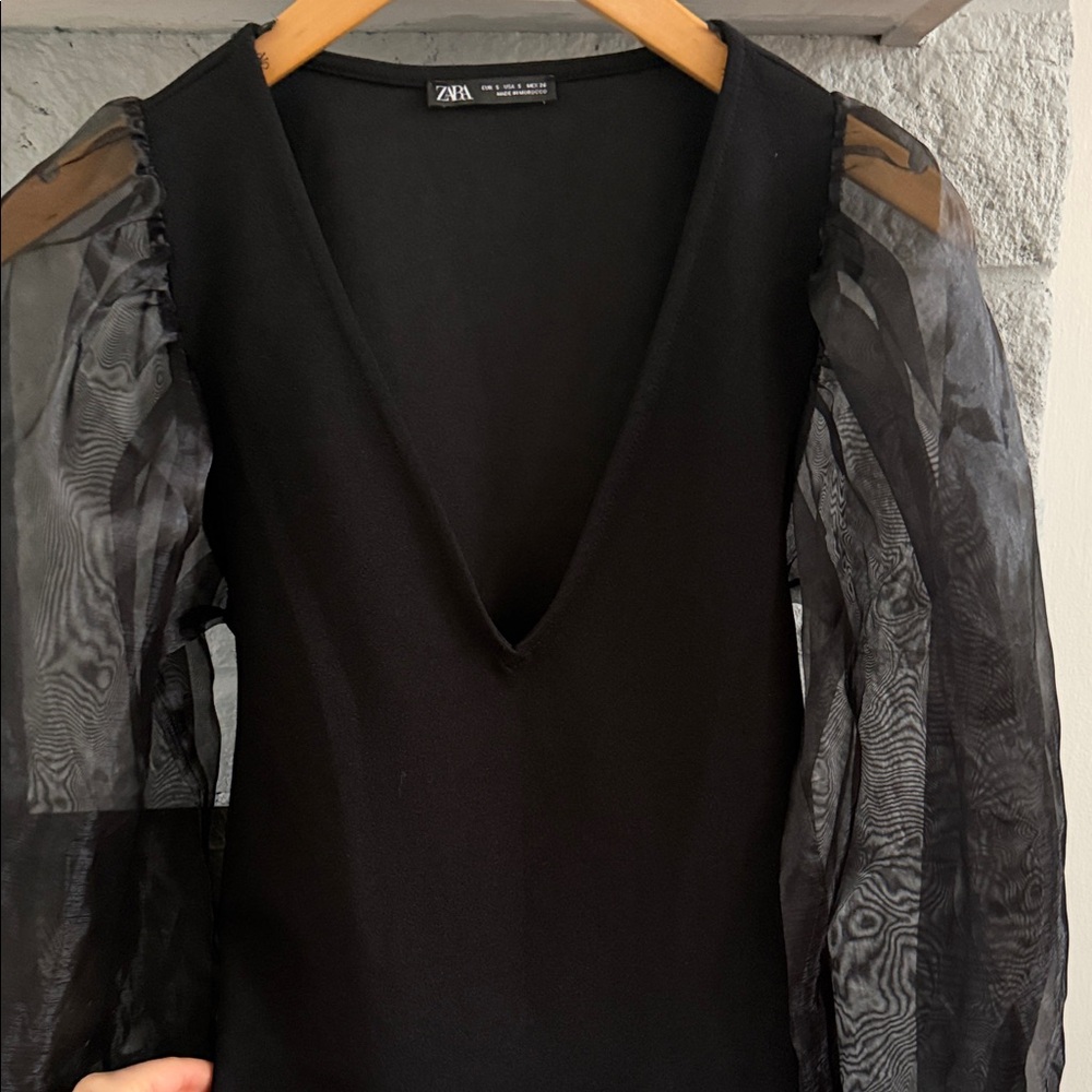 Zara Black V-Neck Top with Sheer Puff Sleeves - Picture 4 of 6